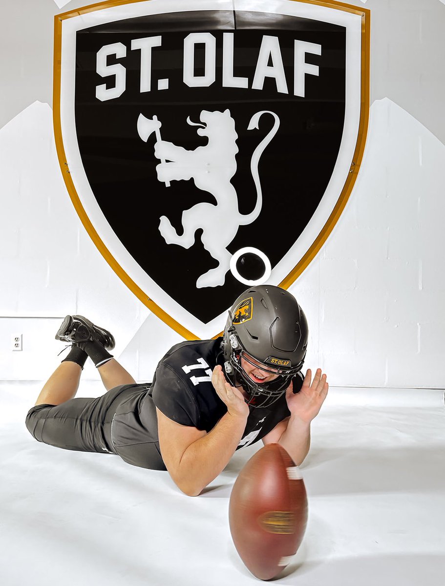 Blessed to receive a scholarship opportunity from St. Olaf ‼️ <a href="/JamesKilian/">James Kilian</a> <a href="/Coach_MPaulson/">Matthew Paulson</a> <a href="/StOlaf/">St. Olaf College</a>
