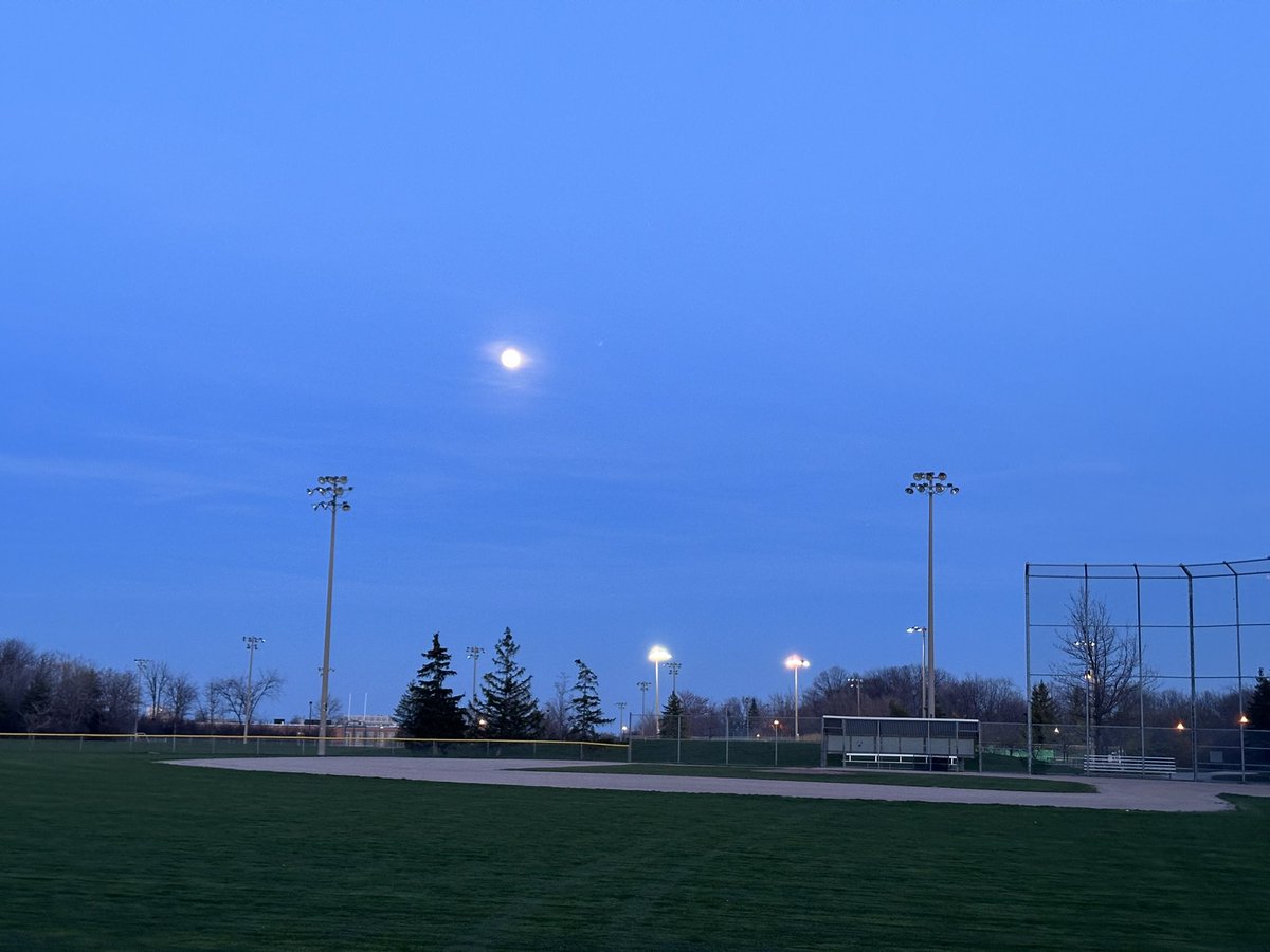 Moon. Tennis.