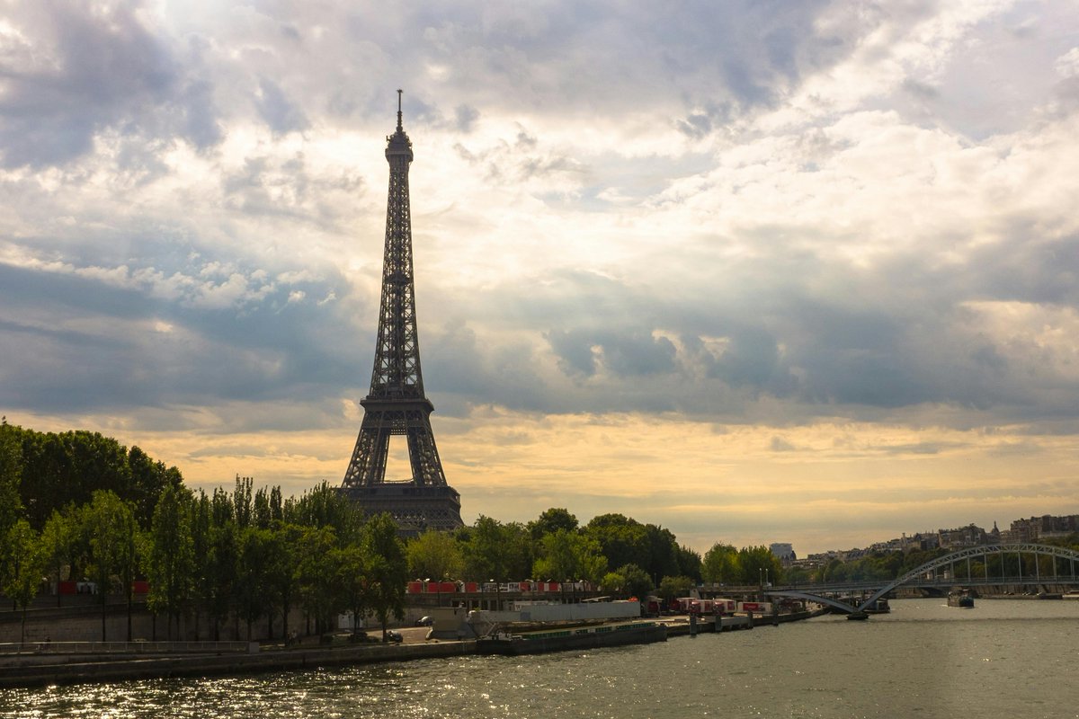 Mercure Paris Centre Tour Eiffel #ParisViews #ParisFood