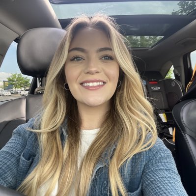 karleilinn's tweet photo. #NewProfilePic https://t.co/aKTrCvOpnR