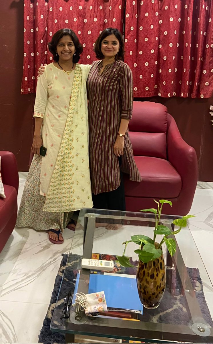 swatigar's tweet image. Meeting medical college mate after years!
 Priceless. Felt good reconnecting. 
Over dinner we chatted about various things...family, work, upcoming elections and life ahead.
Yes, both of us are #ModiFans