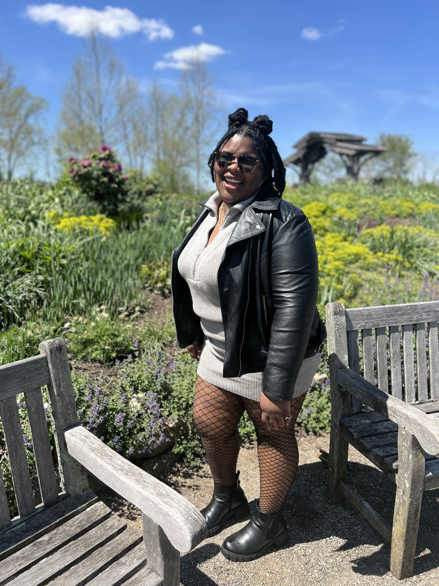 eva_psmith's tweet image. 26 laps around the sun, only right to have it shining on me😌🌸#springbaby #TaurusSeason #EarthDay