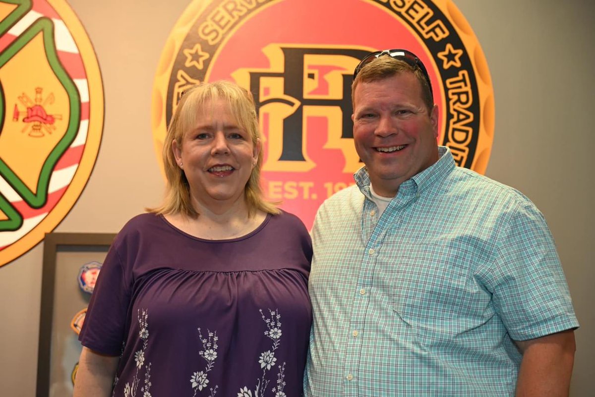 RoswellGAFire's tweet photo. ๐๐ Please join us as we wish a very happy retirement to Firefighter Jason Cantrell! After 25 years of dedicated service with #TeamRFD and an impressive career filled with accolades and life-saving skills, we appreciate all you have done for our community.
#Congratulations https://t.co/GBstkgm8EE