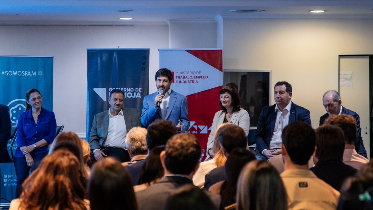 riojavip_'s tweet photo. #TWITTERFIRE 🔥🔥🔥

EL GOBERNADOR @QuintelaRicardo PARTICIPÓ DE LA PRESENTACIÓN DEL "PLAN INTEGRAL METALÚRGICO" https://t.co/b0ka6VDRwW