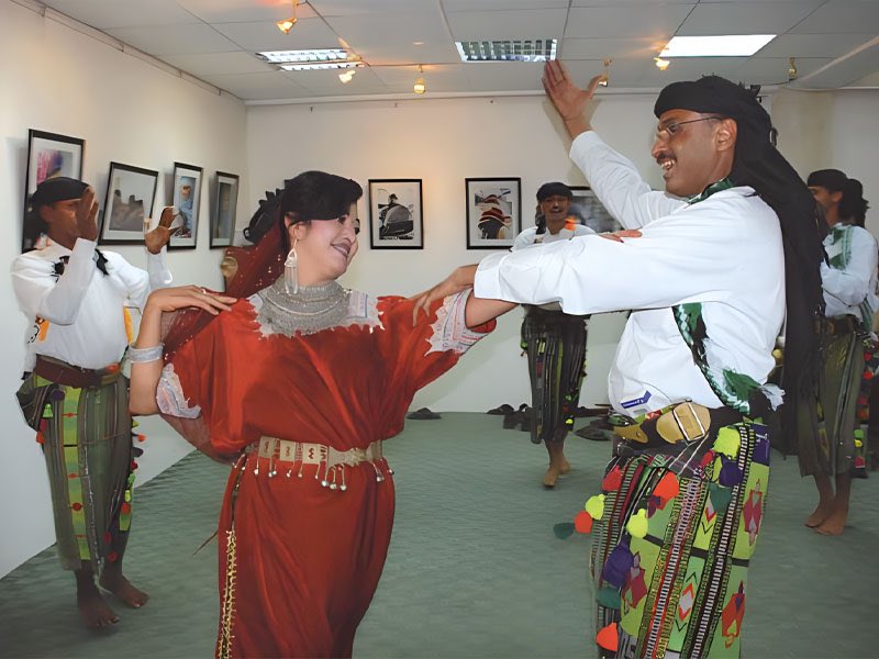 من الفنون والرقصات التراثية المشهور في اليمن 🇾🇪
رقصة ( الزبيرية ) وتسمى رقصة العشاق :
وهي رقصة يشتهرون فيها الحبشة 
( الافرويمني ) يمني-إفريقي 
وهي من الرقصات المجلسة 
في التراث الأفريقي اليمني العريق ..

#الافرويمني 🇾🇪