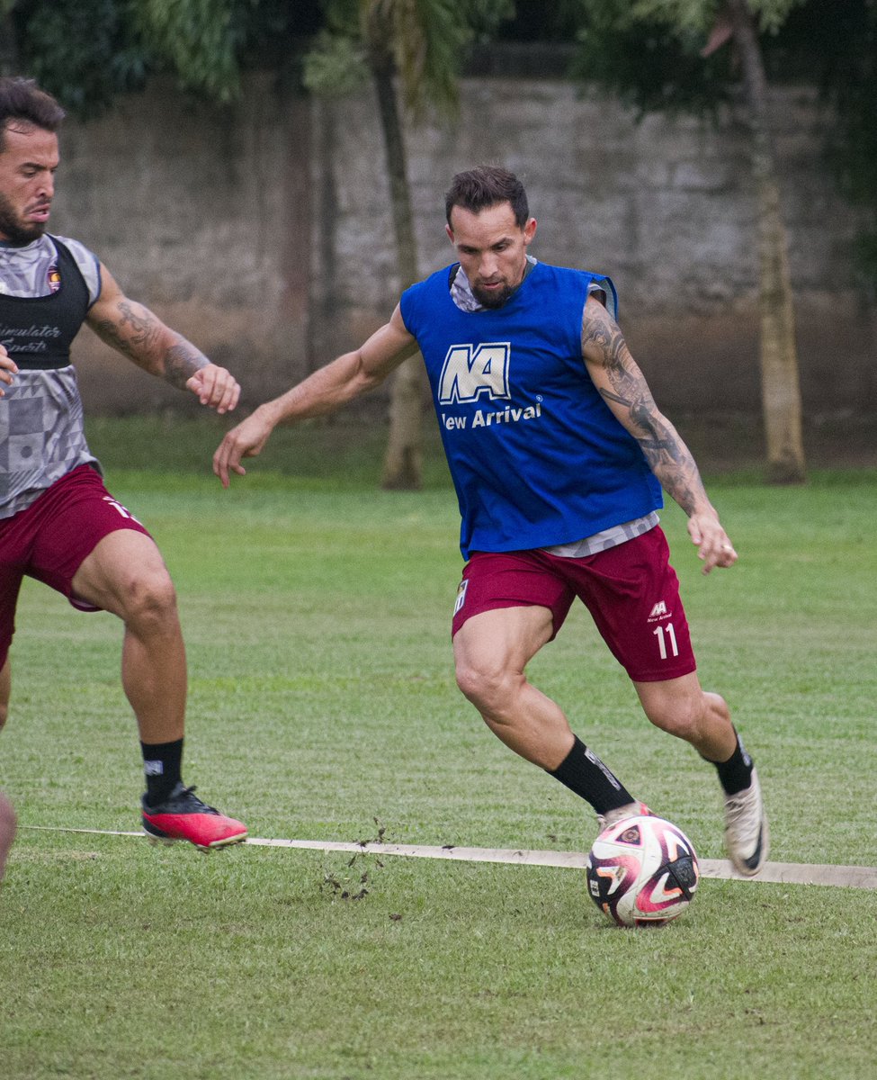 𝐒𝐢𝐞𝐦𝐩𝐫𝐞 𝐞𝐧 𝐄𝐐𝐔𝐈𝐏𝐎 🙌 Empezamos la semana a tope 🔝🔥 #MásGranate 🔝 #CaraboboEsGranate 🇱🇻 #LigaFUTVEBancoDeVenezuela 🇻🇪