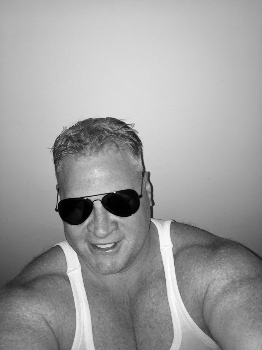 Firstclass1115's tweet image. Late night PUMP!! 💪🏻 Goodnight 💤 everyone!! #goodnight #workout #believe #fitness