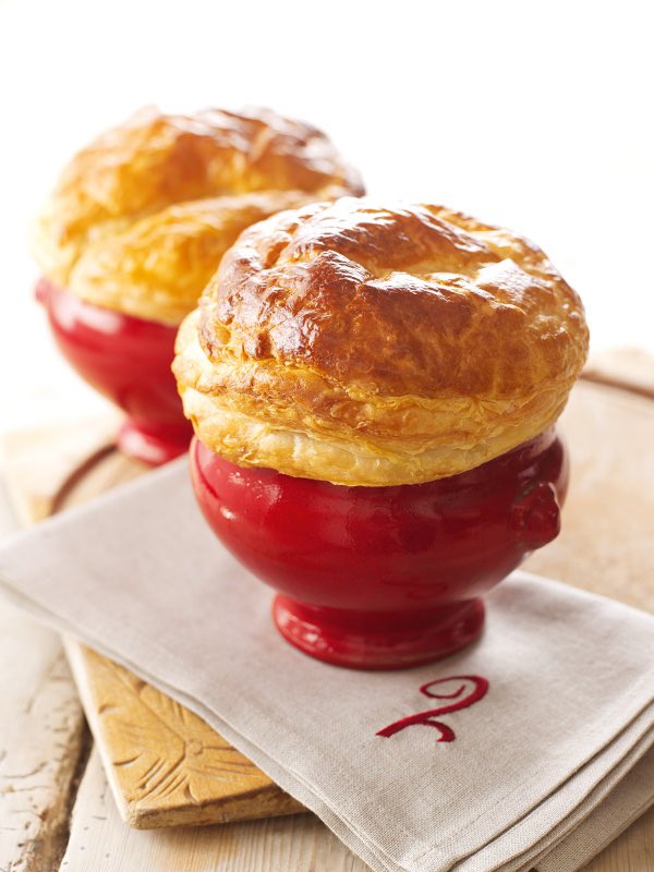 Chicken, Mushroom and Bacon Pie is #RecipeOfTheDay! And I know it doesn’t count as a pie for many, as it doesn’t have a pastry bottom, but I can live with that!  And it’s all a doddle to make… nigella.com/recipes/chicke…