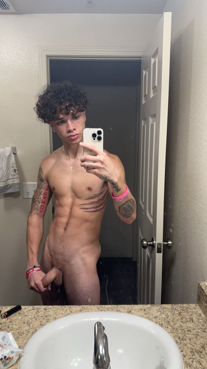 zlightskin's tweet photo. Can you handle all this 🍆? https://t.co/U33JSBp6FK