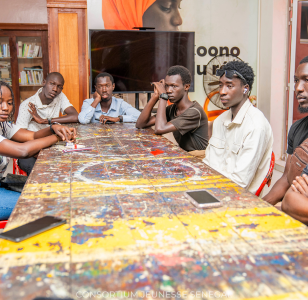 Guichetjeunesse's tweet image. 📚 Journée mondiale du livre et du droit d&apos;auteur !

Mise en lumière des activités du @CjsSenegal pour promouvoir le livre auprès des jeunes :

🖋️Création du club littéraire Yaakar parrainé par Michel MENDY ;

📖Mise en place d&apos;une médiathèque riche et variée 

#Jàng #Ligeey #GJS