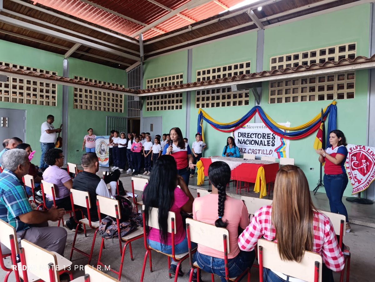 cdcepazcastillo's tweet photo. Entrega de Credenciales a Directores y Directoras de las Instituciones Nacionales por parte del CDCE Paz Castillo
@NicolasMaduro @_LaAvanzadora @MPPEDUCACION @rosabecerra3 @ZYSEGMIRANDA @HectoRodriguez @MirandaGob https://t.co/KxKYKW1U4M