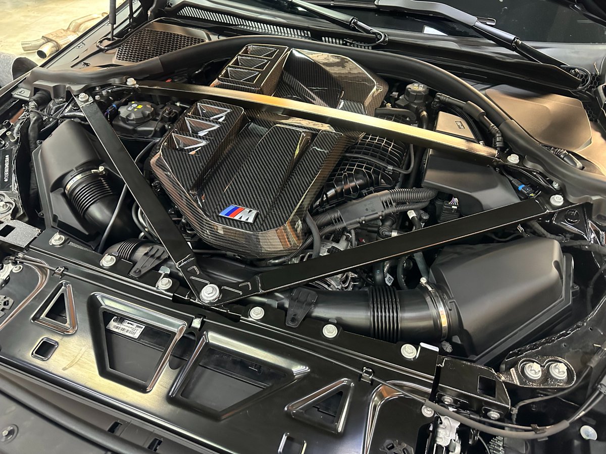 Upgrade now! 
Pre-preg #carbonfiber engine cover for the BMW G80/G81 M3, G82/G83 M4 & G87 M2.
#g87m2 #g80m3 #g82m4