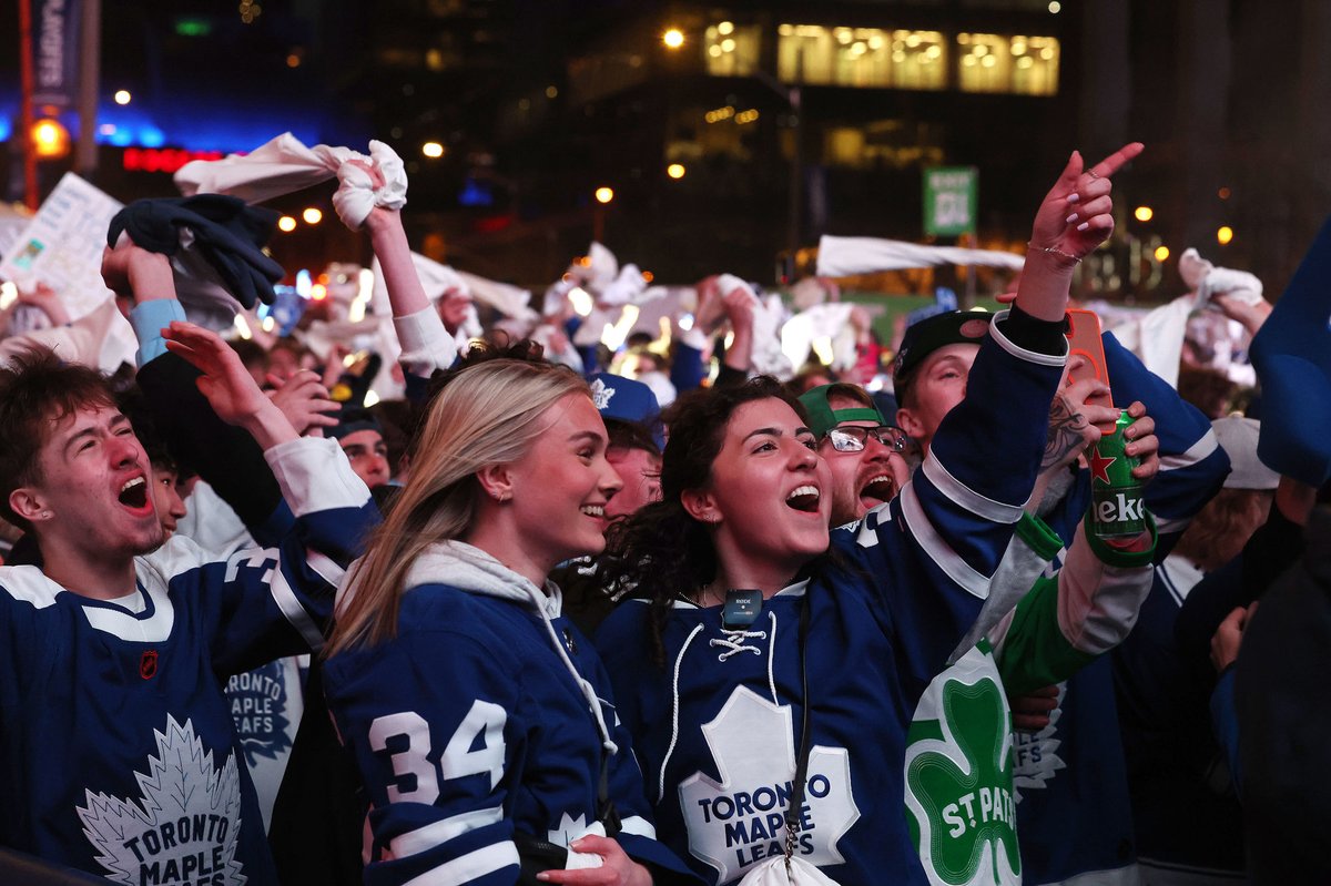LEAFS WIN! LEAFS WIN! LEAFS WIN! Maple Leaf Square erupted for every goal and the end of the game as the @MapleLeafs beat the @NHLBruins 3-2 in game 2 of their first round Stanley Cup play-off game. #LeafsForever #leafsvsbruins