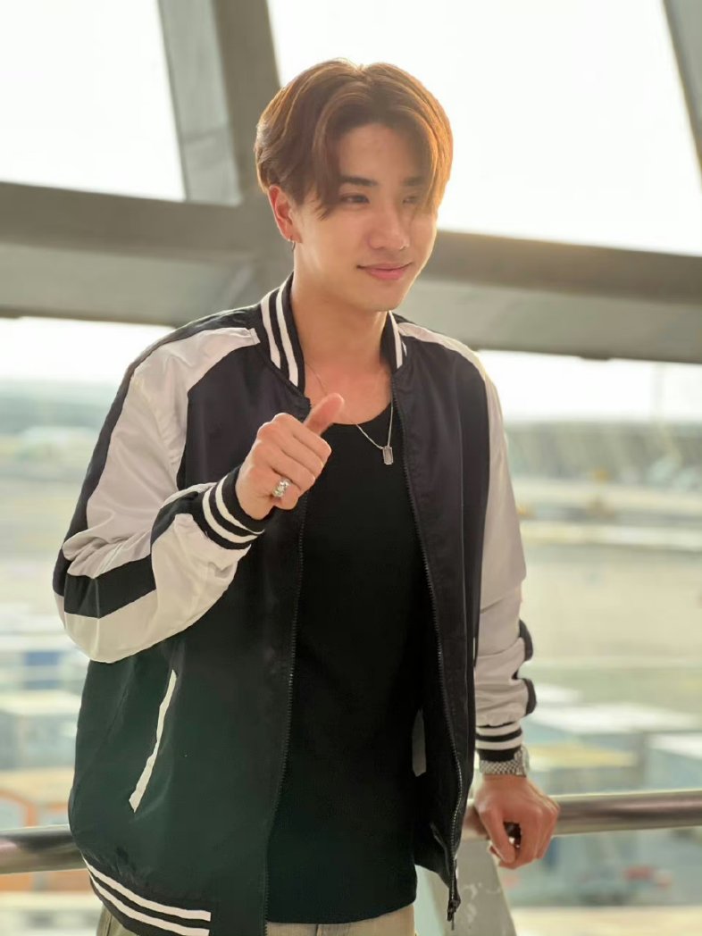 I Still loving you.Just not suitable for the occasion.
做你自己就好。
love you
#PerthTanapon