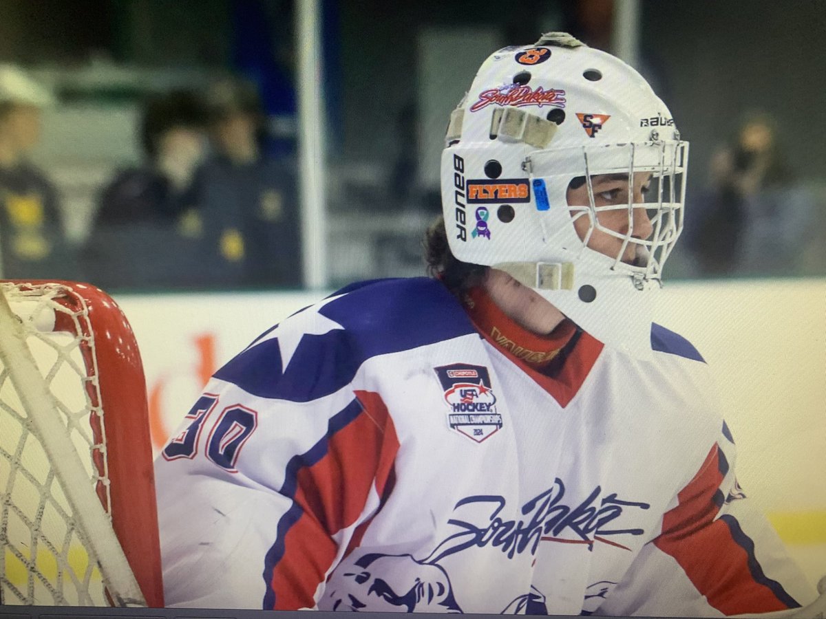 TAMescher's tweet photo. @FightLikeANinj4 repping at Nationals 
#TeamSD Hockey https://t.co/cQo7F5YVco