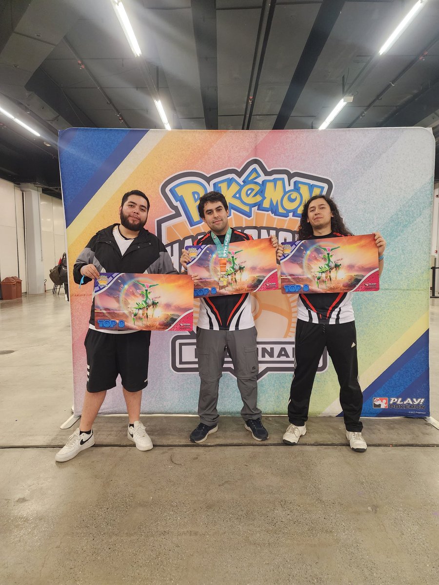 Pero sin duda felicitar a los chilenos que pasaron al día 2 del Regional: <a href="/Emili0oxxx/">Emilio Díaz</a> <a href="/IceCr1S/">IceCr1S</a> y <a href="/Bastii170_/">Bastian Gonzalez</a> y, sobre todo, por el nivel mostrado 👏🏻👏🏻