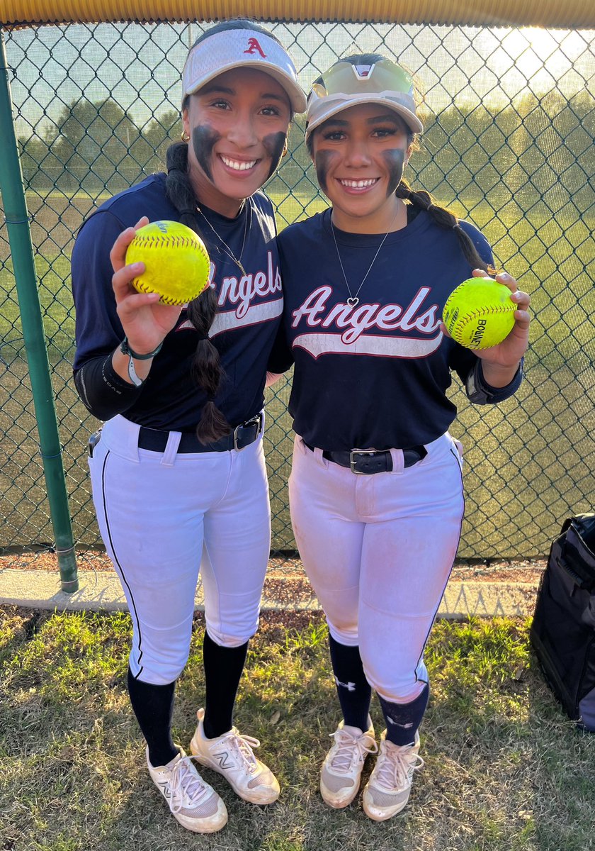 It was a total team effort for a big win tonight against the Legacy Eagles!! 🚨 And Dinger Alert 🚨 2 home runs tonight: congrats birthday girl, Rachel Millan (2025) and #99, Sophia Sanchez (2025)! Keep grinding ladies!!