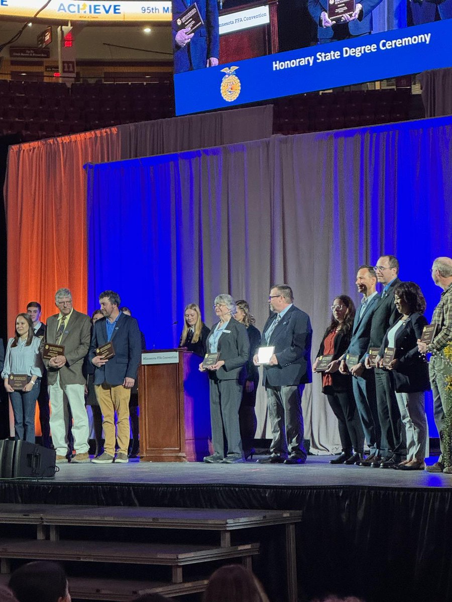 So honored to receive an honorary state degree from the @MNFFA. We need to make sure school based agricultural education is available for this generation and all Future Farmers of America. @MNFFAFoundation @sd53dfl @mnhouseDFL #mnleg