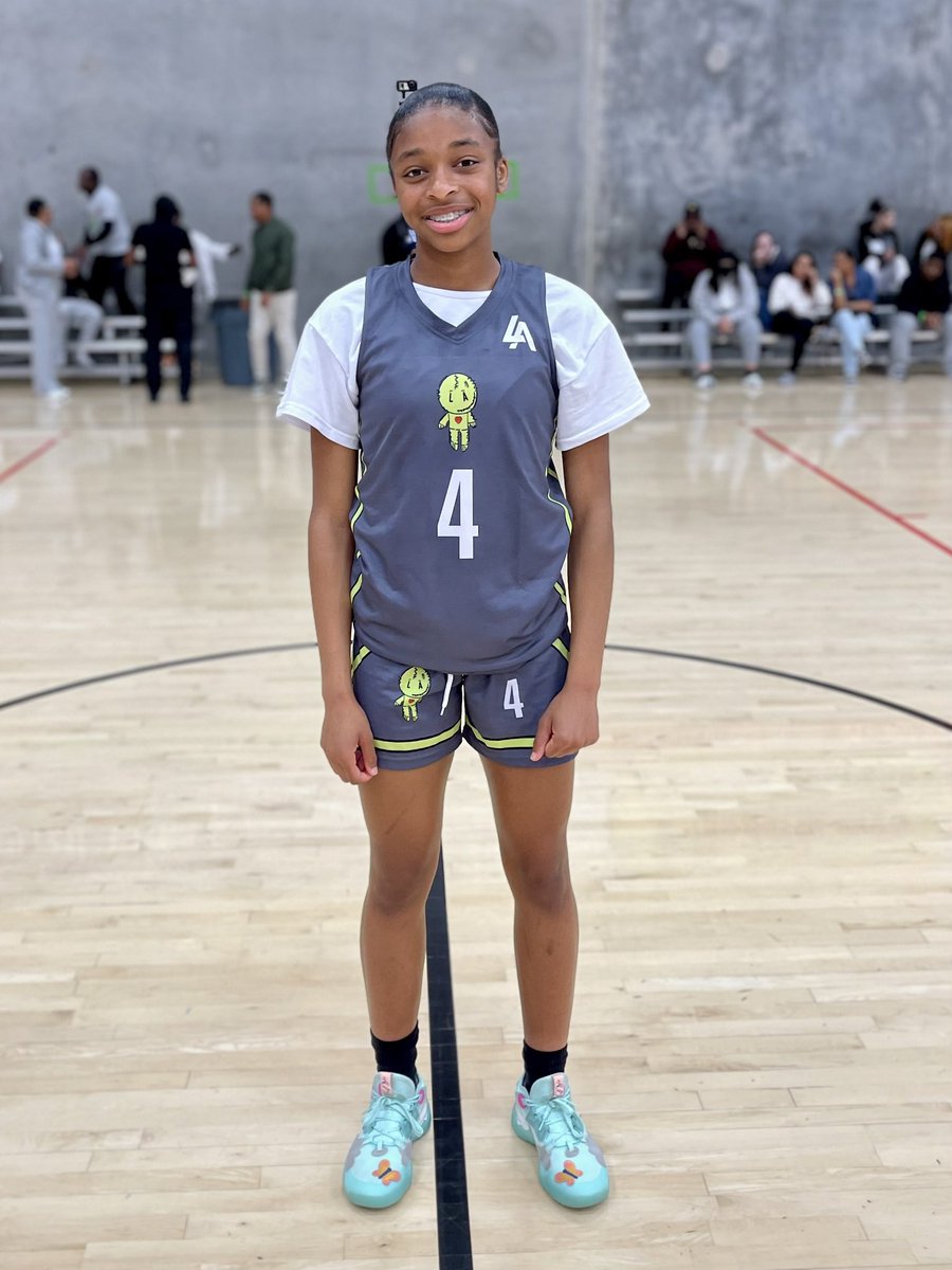🏆 Heart of Texas

⛹️‍♀️ Macy Robinson
🏫 Chalmette ‘25
🏀 LA Soul

✅ Quick 1st step
✅ Good on Ball Defender
✅ Finisher

📝 Robinson uses her speed and quickness to get by defenders! She has the potential to make a big jump this summer. 

College coaches keep an eye on 👇👇