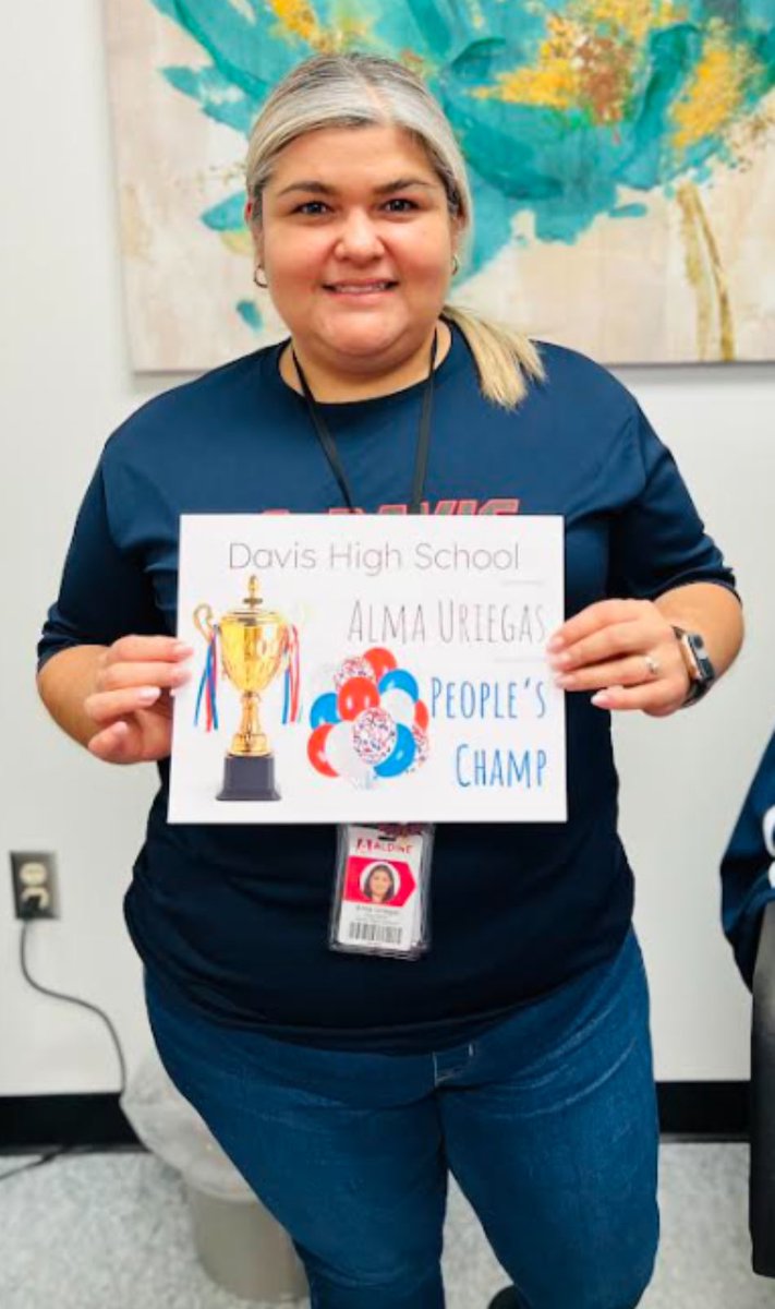Congratulations to our April People’s Champ, Mrs. Uriegas 🏆🔥
