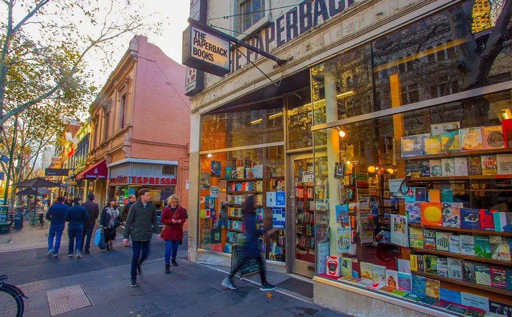 A new chapter for Twilight Trade 📚 Over the years, @paperback_books's late night hours has been a hit with nighttime city crowds. As demand for twilight retail grows, city traders are encouraged to take a leaf out of their book: bit.ly/3xIyCQx