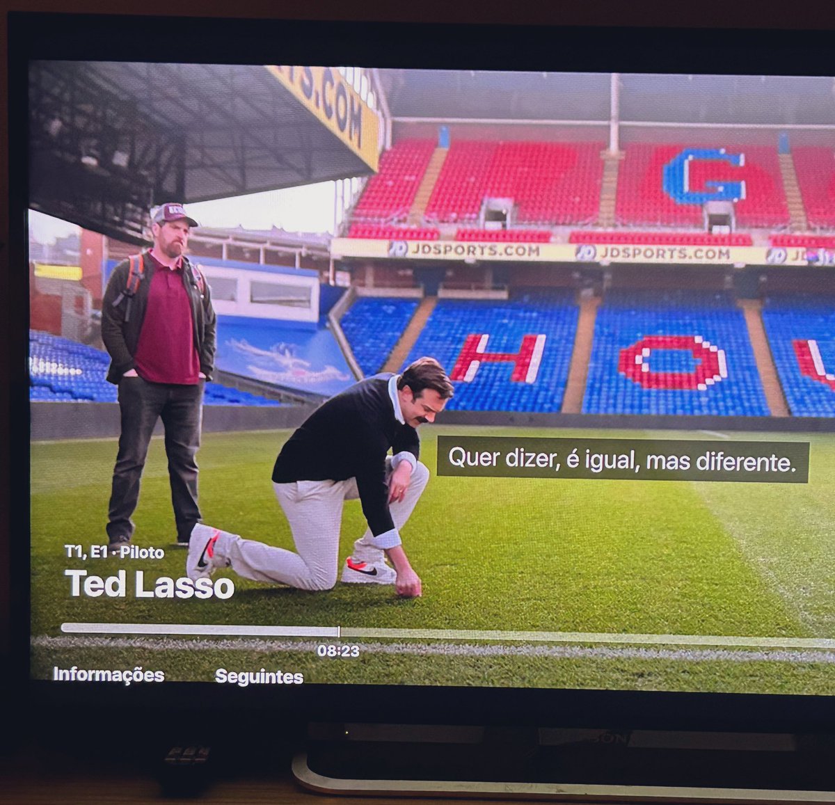Rodrigo0sousa's tweet photo. Tarde comecei assistir TED LASSO 😕! Que série maravilhosa!🤘🏼👨🏻⚽️

Sem contar a trilha maravilhosa de Marcus Mumford!

#tedlasso https://t.co/BF51drJ49T