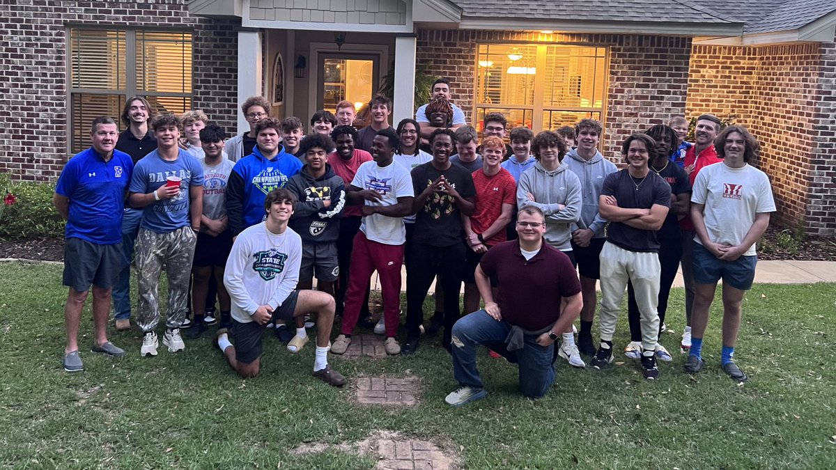 The seniors finished up their book study tonight at Coach Smith’s house. Great night of food and fellowship!