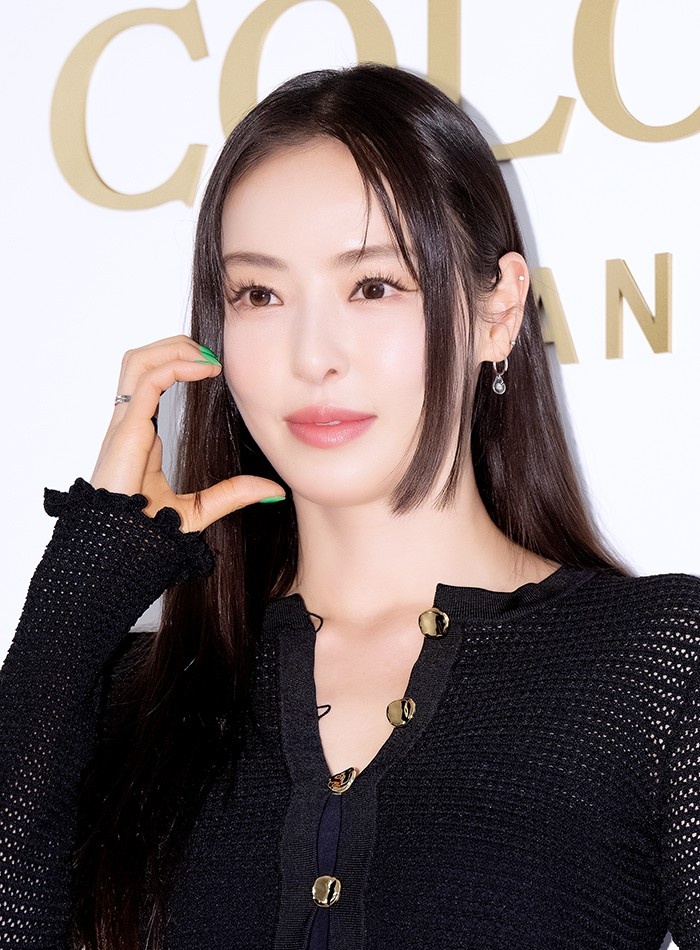 daheegallery's tweet photo. 240423 | 📸 Lee Da-hee attended the handbag brand photo call held at Hyundai Department Store in Apgujeong, Gangnam-gu, Seoul on the morning of the 23rd

#LeeDaHee #이다희 https://t.co/HkCOVjk7VM