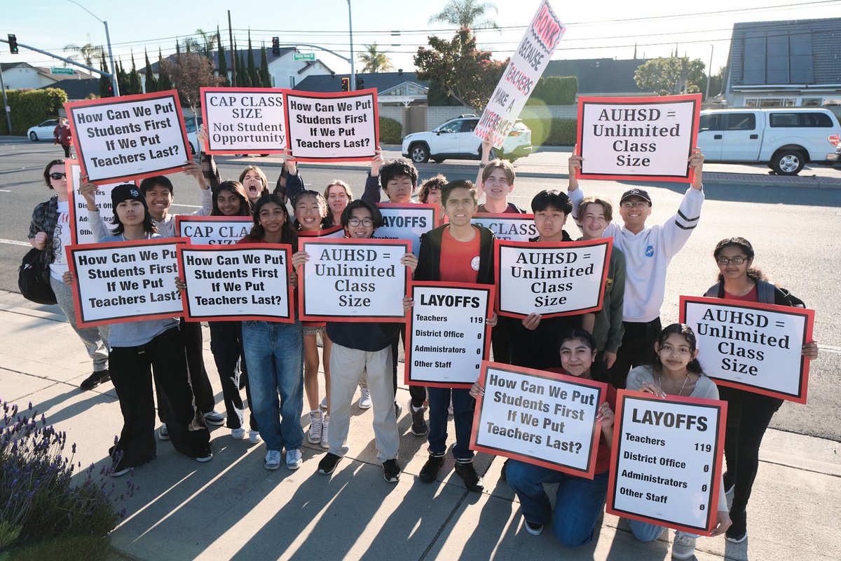 #WeAreASTA #PutStudentsFirst #NoTeachersNoFuture #RedForEd #CommunitySchools 

📸: @easyocphotos on IG