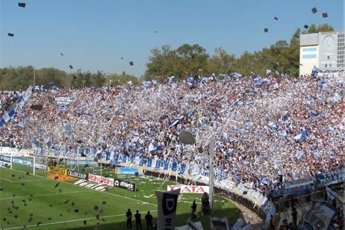 Insoportablemente gigante🚂💨🔵⚪️🔵🍇🍷🥴
