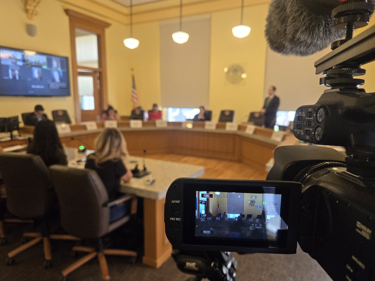 Though the Twitter livestream did not go as planned, I got some excellent footage of the hearing on camera. Video soon to drop! #ParentalRights