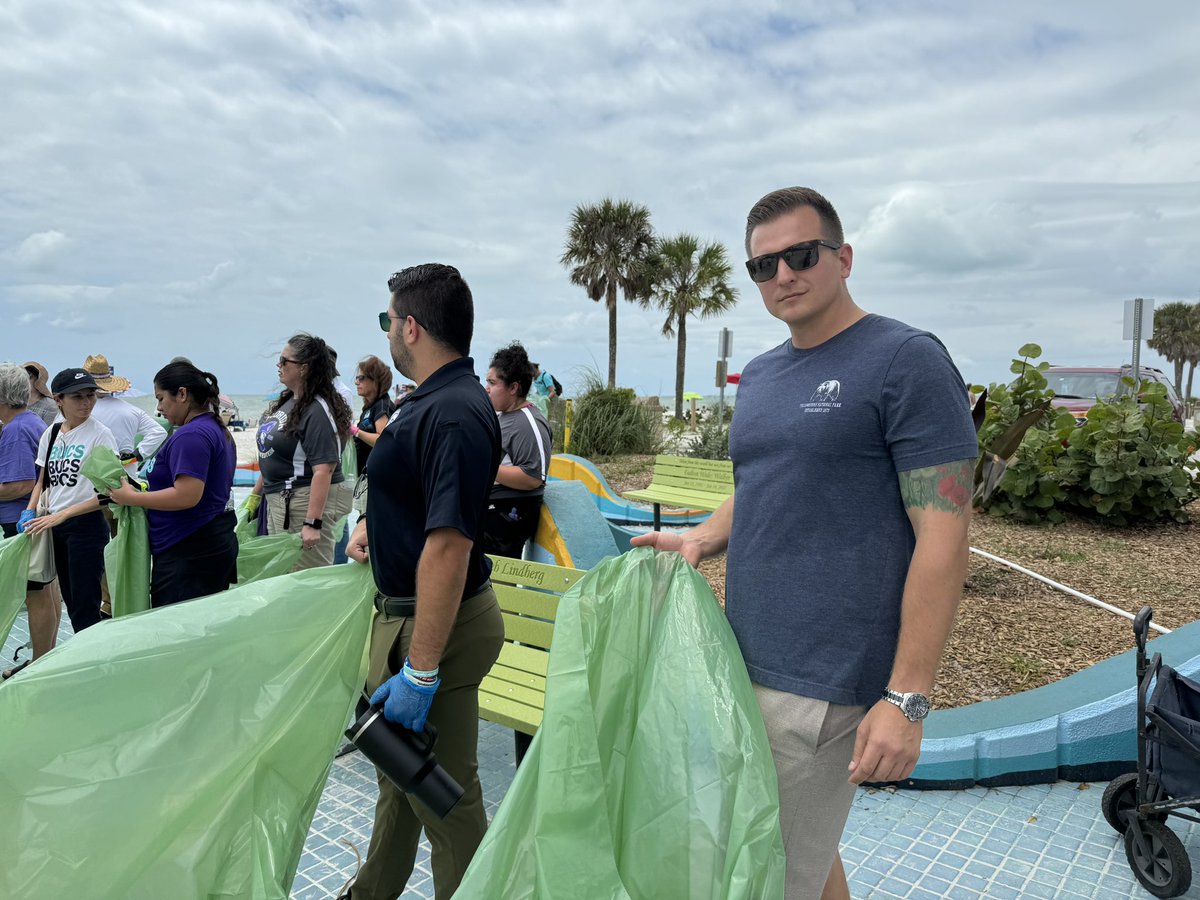 Thank you to @RepDonaldsPress and his team for hosting a Fort Myers Beach cleanup for earth day, and for having me on behalf of @JimmyPatronis! It was an honor to do my part in keeping our SWFL paradise clean. Fort Myers Beach is coming back more beautiful and stronger than ever!