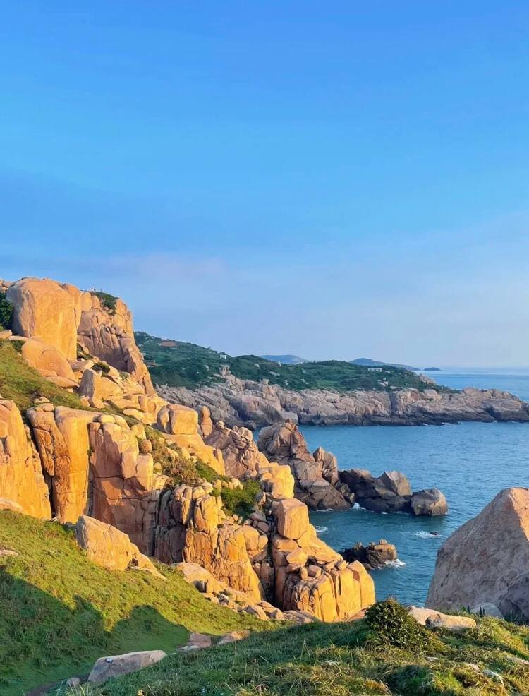 こまごまとした島々が海を見つけます