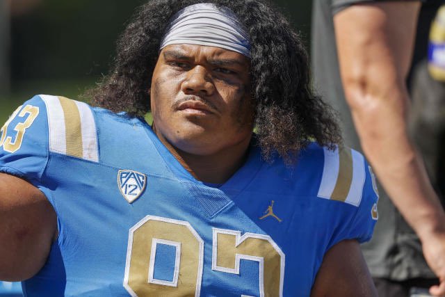 Jay Toia, the standout defensive lineman from UCLA who recently entered the transfer portal, is returning to the Bruins instead of transferring. Was ranked as a four-star transfer and as the third-best defensive lineman in the portal. 247sports.com/Player/Jay-Toi…