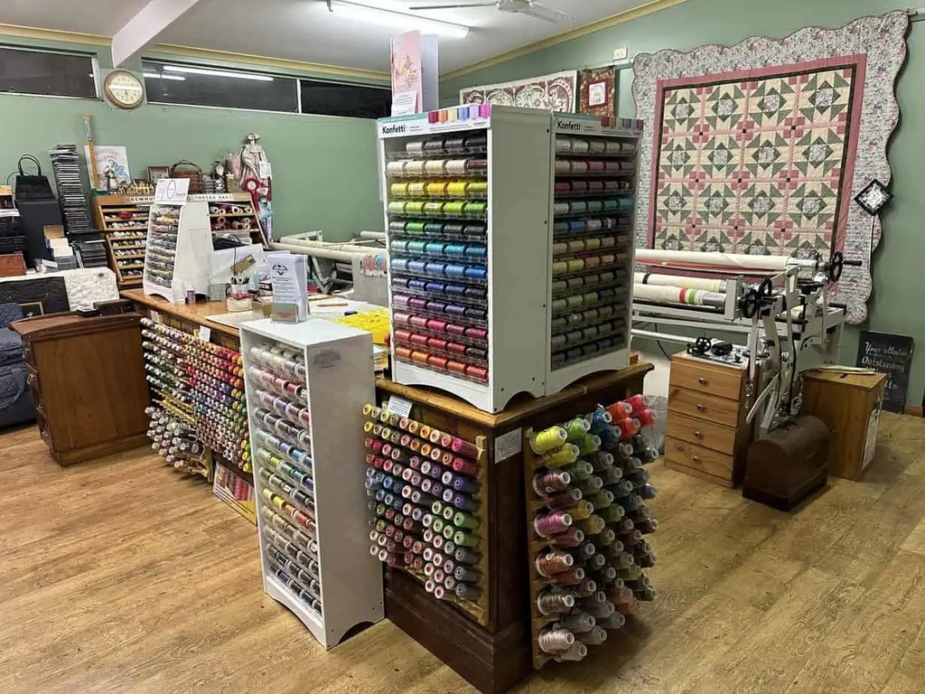 Conquilts's tweet image. An exciting new addition to Constantine Quilts is the 60 NEW colours of Wonderfil Specialty Threads Konfetti range.

Read the full article: Inspirational quilting and quilt labels are a must…
▸ lttr.ai/ARvWI

#Longarmquilting #Machinequilting #Constantinequilts