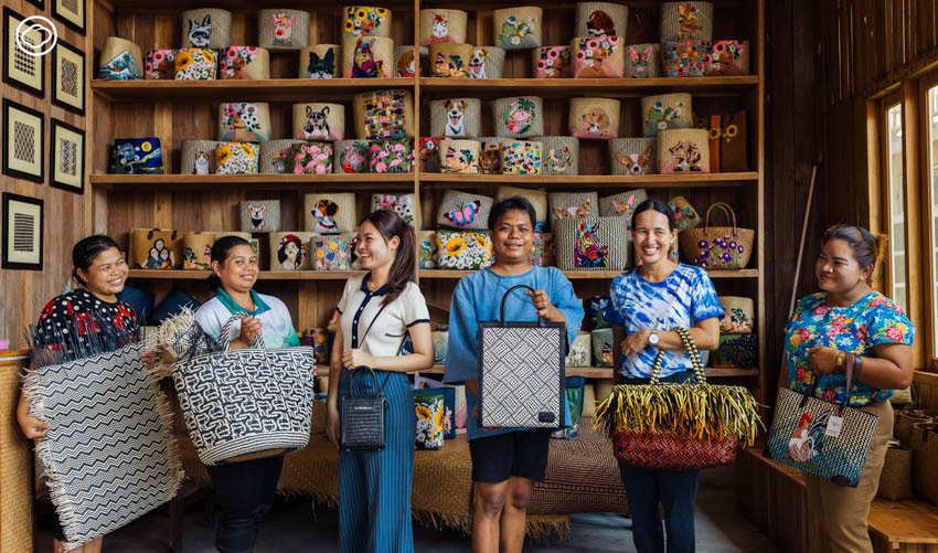 readthecloud's tweet photo. คอลัมน์ #CreativeLocal พาไปคุยกับ นัท-มนัทพงศ์ เซ่งฮวด หนุ่มพัทลุง ผู้ก่อตั้ง #VARNICraftstay คราฟต์สเตย์ครบวงจรที่เล่าความเป็นพัทลุงและภูมิปัญญาสานกระจูดที่สืบทอดกันมาอย่างยาวนาน https://t.co/lBdDvu0NM4 https://t.co/fBPu5IoBaL