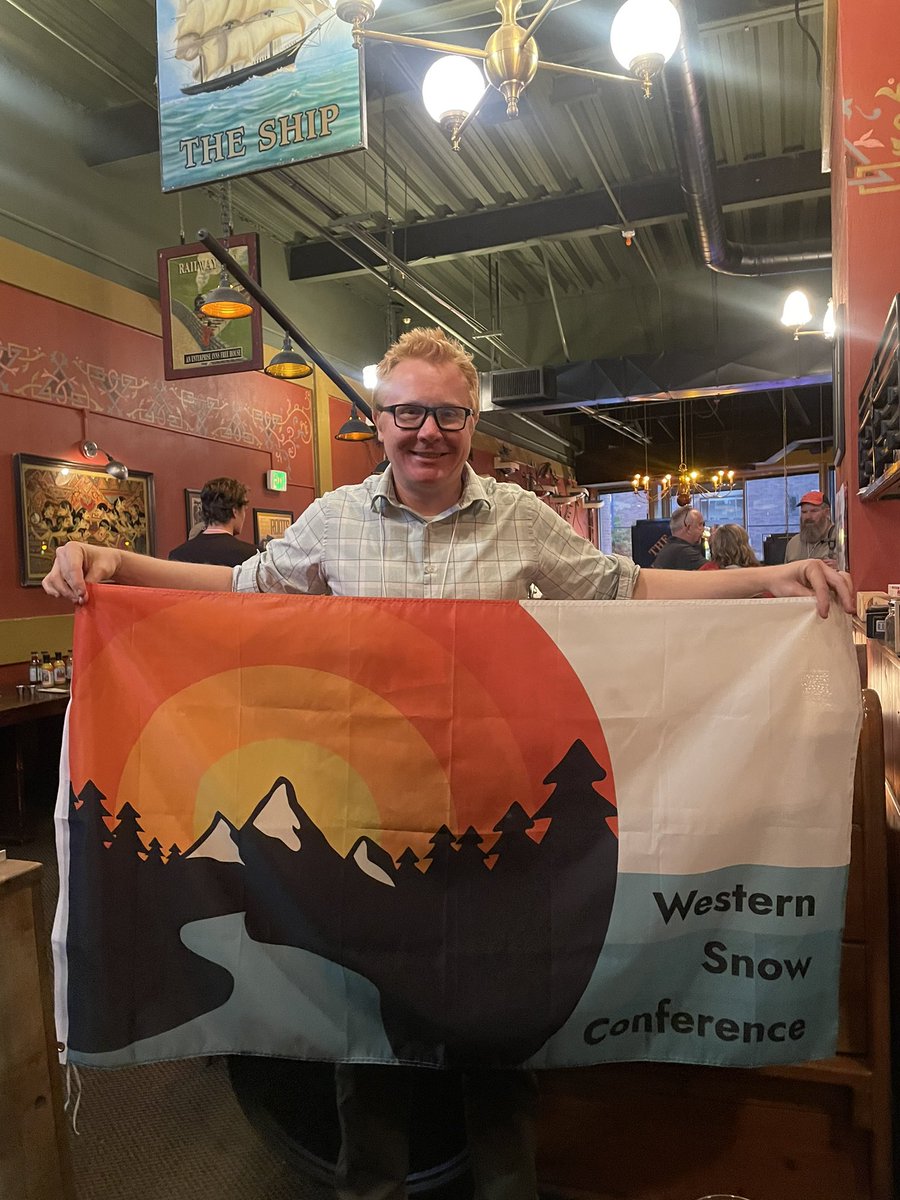 Cryosight_osu's tweet photo. Western Snow conference has just kicked off at OSU,corvallis. Look at our local host and director @Cryosight_osu holding the WSC flag!
#Snowscience #WSC @OSUCEOAS https://t.co/8gg90XVFcb
