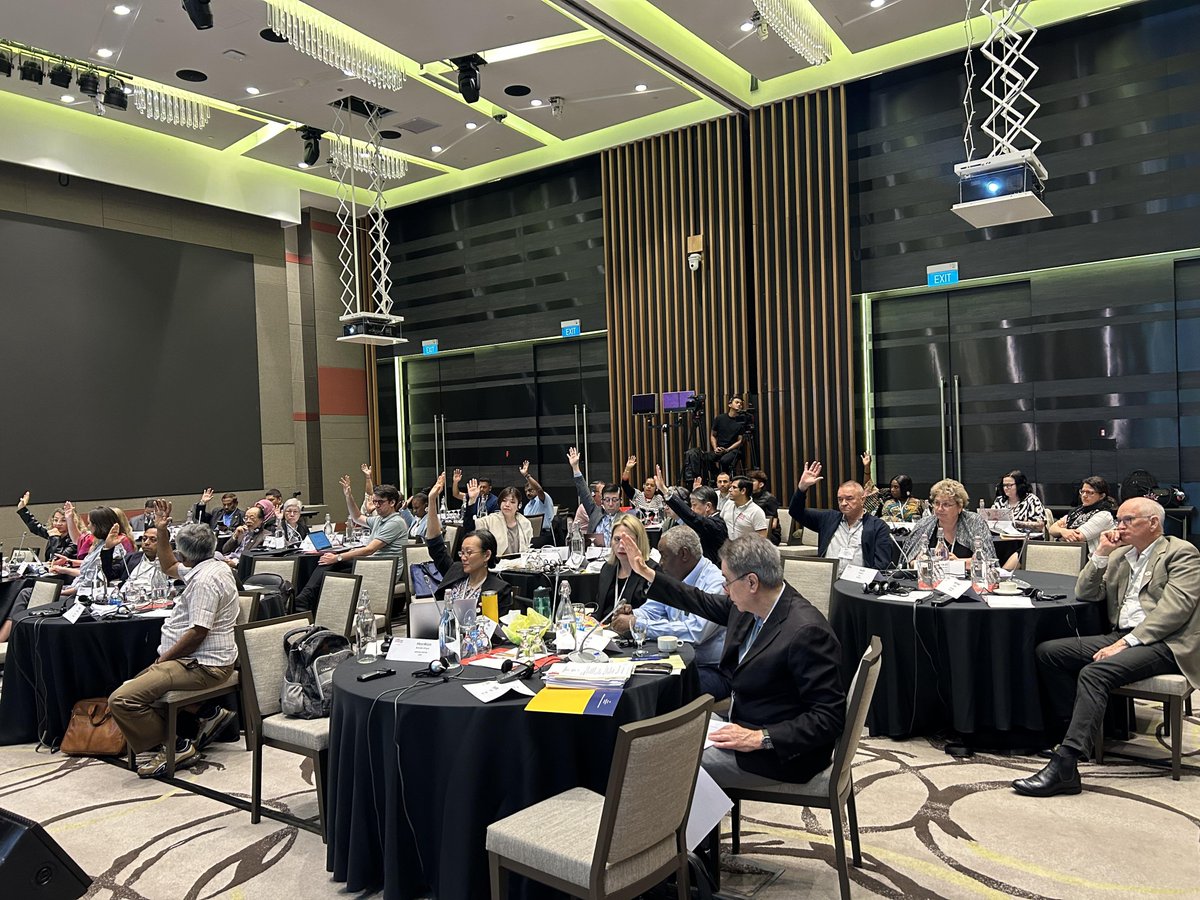 📌UNI Commerce Global Committee unanimously adopted the Declaration on Franchising in Food Retail that highlights the ▶️devastating impact of franchising on workers ▶️commitment to securing better jobs, conditions, representation, and pay for the workers in the franchised stores.