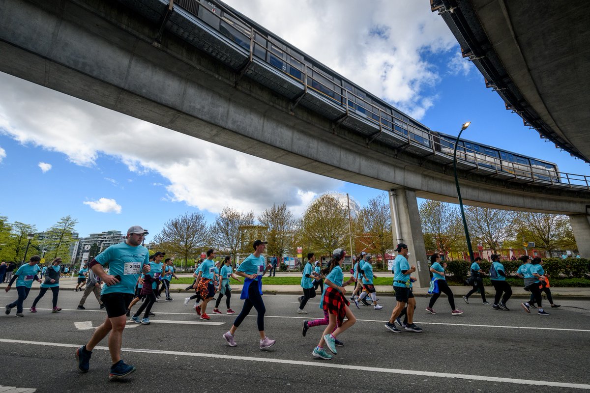 Thank you to over 45 THOUSAND of you who joined us to celebrate our 40th anniversary! We're already looking forward to seeing you at next year's #VanSunRun Presented by Herbaland on April 27, 2025! 📸: @robertshaer & Marjo Wright