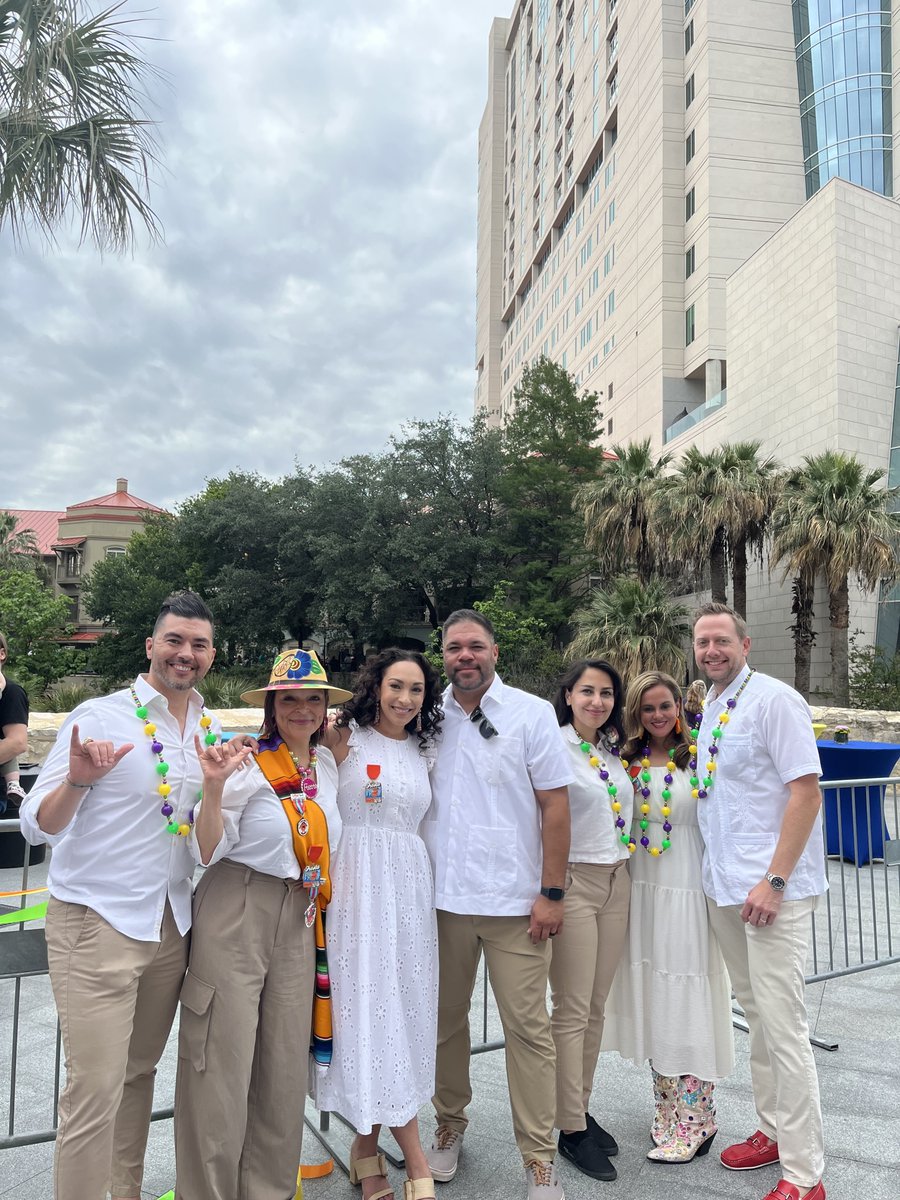 The party continues!! 🎉 Tonight, we kept the Fiesta fun going at the Texas Cavaliers River Parade. Anyone get a chance to wave at our Roadrunners? #UTSA #FiestaSA | @UTSAAlumni