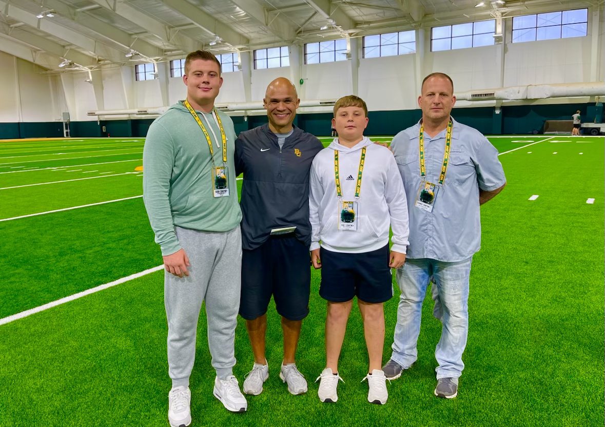 In Waco for the @BUFootball spring game. Great visit with @CoachDaveAranda @CoachMiller_ @JakeSpavital and @ahunt90 Felt the LOVE!!! #SicEm! Much love for my BROTHER @koltcourtney1.