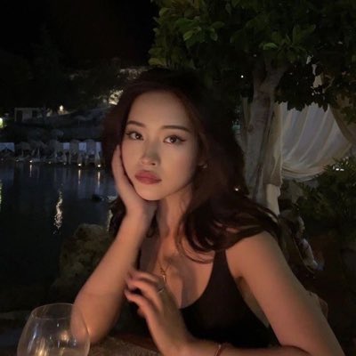 LEETH3A's tweet photo. hi, bye. 
#NewProfilePic https://t.co/afNHQ6oeYo