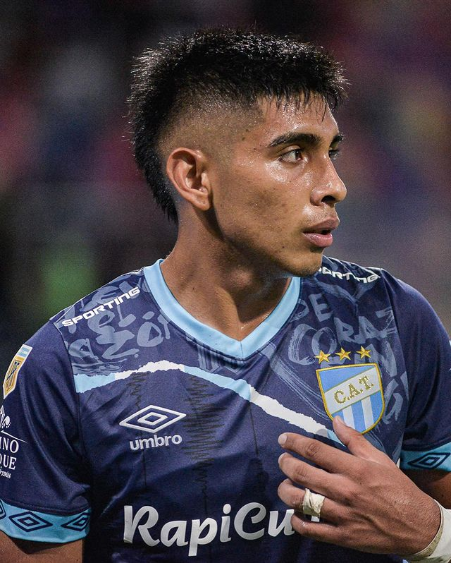 Agustín Lagos (#AtleticoTucuman) fue el jugador que más entradas ganó [37] entre TODOS los jugadores de la Copa de la Liga 2024.

Además, de 35 veces que lo intentaron encarar, ganó 27 duelos dando un porcentaje de 77.1%

📊 <a href="/fbref_es/">FBref Español 🇪🇸⚽️</a>