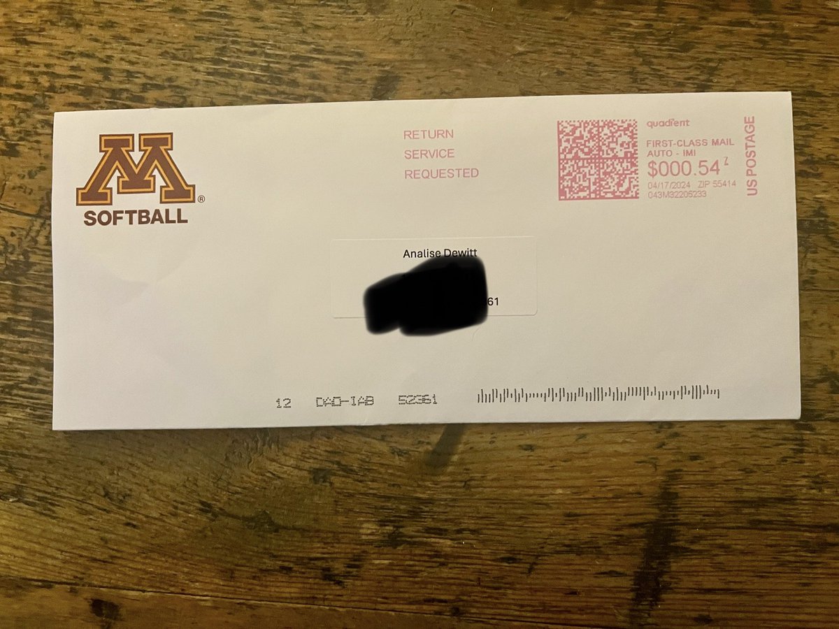 Thank you @GopherSoftball for the mail!! SO EXCITED to come to a camp 🔥🔥🔥@RitterPiper @GopherSBCoaches @IowaPremierFP @chhelt @PaigeShannonIPF