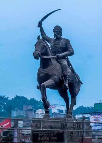 In the poem Khoob ladi mardani by Subhadra Kumari Chauhan the line 'Budhe Bharat pe aayi firse nayi jawani thi' was only referring to the bravery of Babu Kunwar Singh ji only.
#BabuVeerKunwarSingh