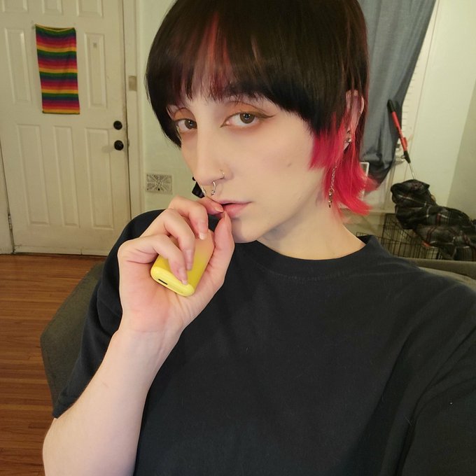 Just went on a date and didn't get called cute once!!!! I think I deserve compensation https://t.co/<a href="/tag/mvsales"class="tags"><span>#mvsales</span></a>