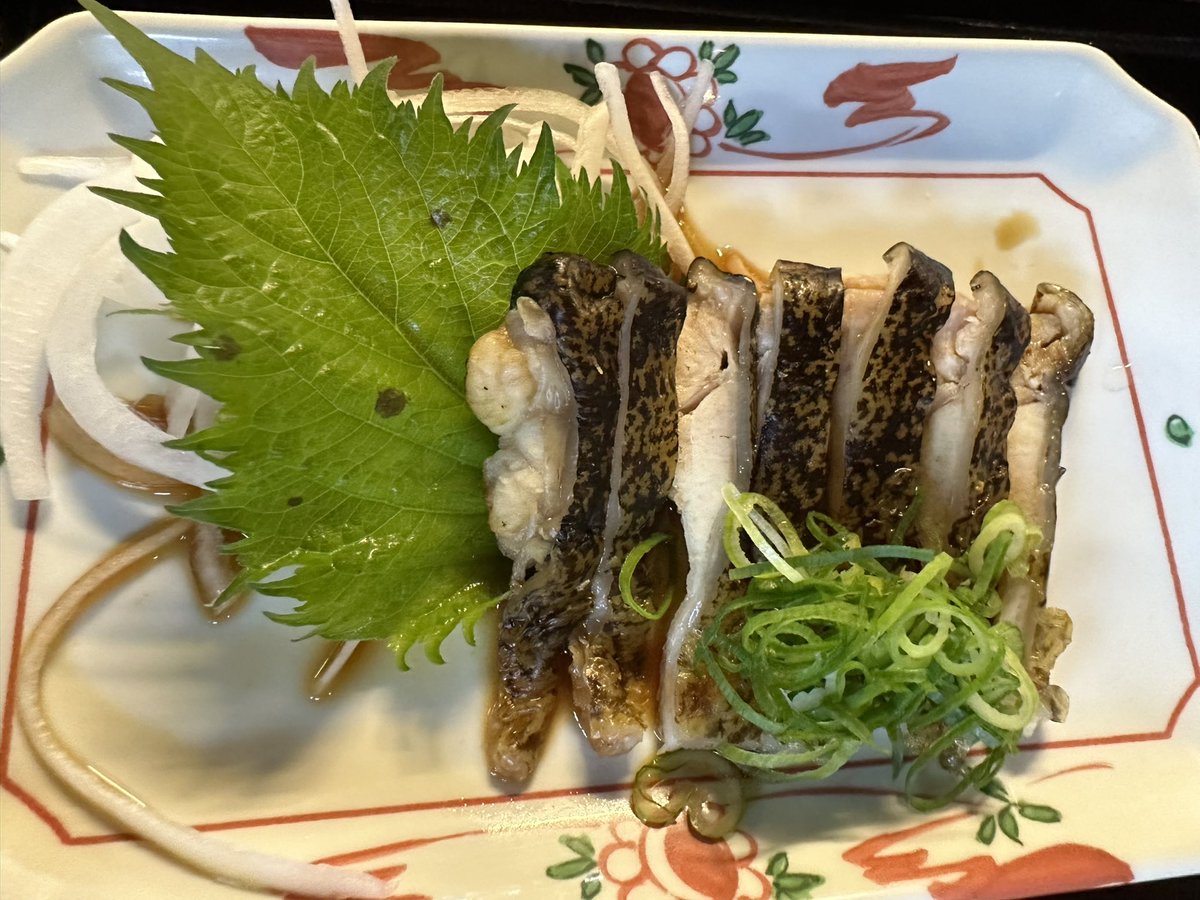 鰹の藁焼きたたき😋
高知の日本酒美味しいね🍶