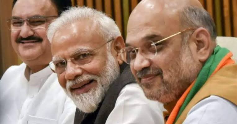 यह बात तो है @narendramodi जी और @AmitShah जी। जिन जिन को पक्का पता है कि उनकी दुकान बंद होने वाली है, सभी आपको गाली दे रहे हैं। हैरानी वाली बात है, यह “इतने सारे” कब बन गये। सहमत हैं तो बताइये !