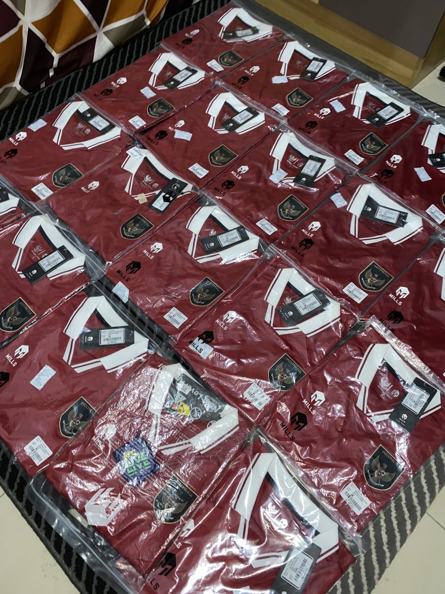 UTDAPPRL's tweet photo. #jersey4sale

Timnas Indonesia Relica Size SML

400k - 081261265019 https://t.co/6LUwONuBvI