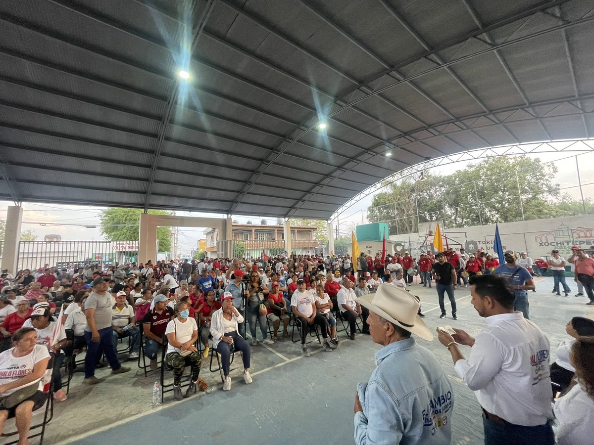 abimeridescobar's tweet photo. Día 8 #Caminata y #ReunionVecinal en la Col. San Miguel La Unión, sin duda alguna es el barco de la continuidad y el desarrollo de Xochitepec @ChaloFlores_ @PabloAnguloB VOTA PRI 🇲🇽♥️ https://t.co/01BxateGWH
